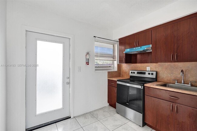 Foto del edificio - 29 SW 8th Ave