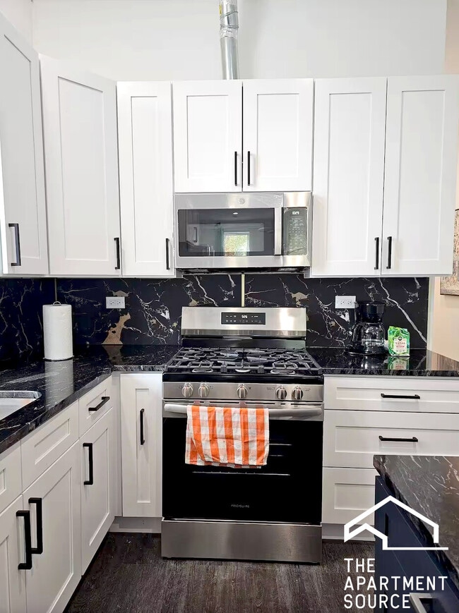 Building Photo - 2937 W Jackson Blvd