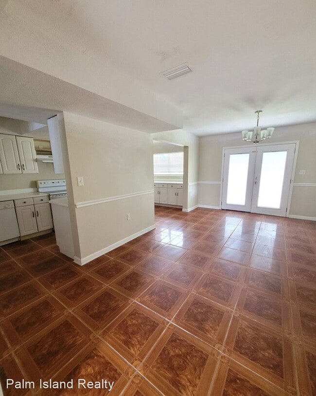2 br, 1.5 bath House 8130 Lillian Hwy House Rental in Pensacola, FL