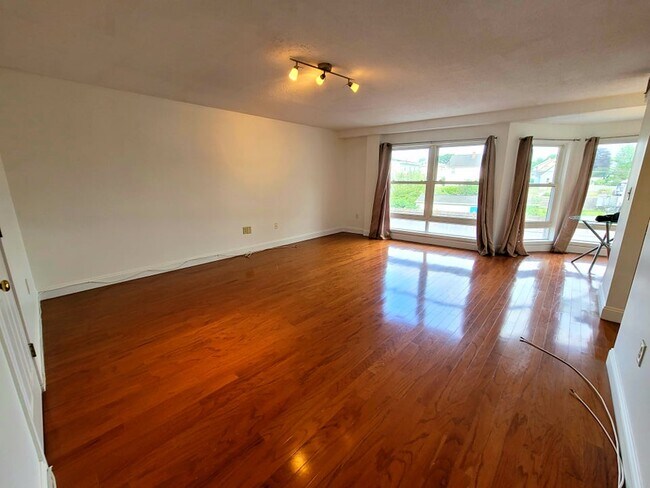 Foto del edificio - 314 Riverside Ave