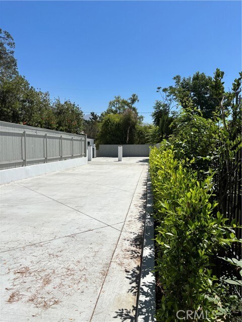 Building Photo - 4832 La Canada Blvd