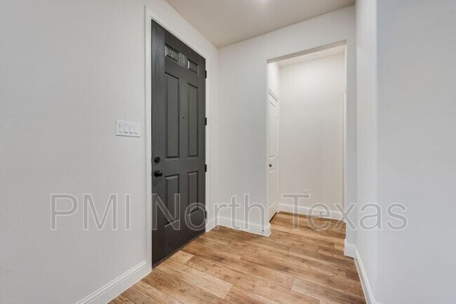Building Photo - 7259 Panicum Dr