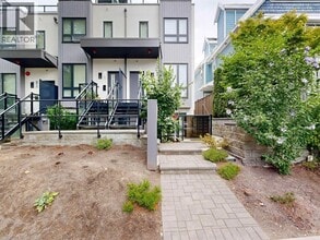 Building Photo - 2731 Duke St