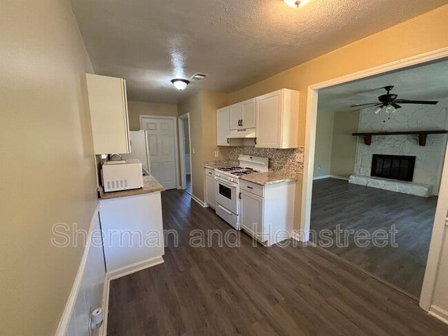 Foto del edificio - 2714 Cranbrook Dr