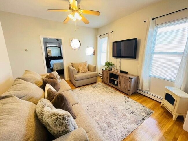 Foto del edificio - 361 Crescent Ave