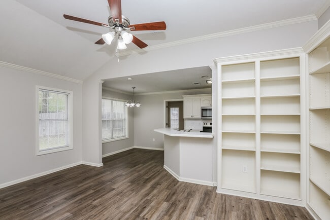 Foto del edificio - 405 Green Tree Pl