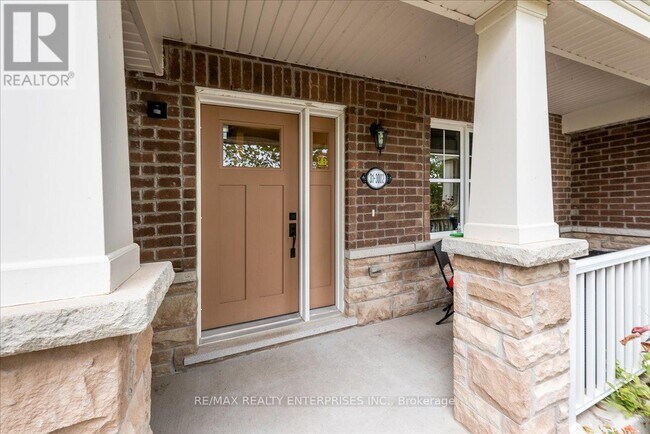 Building Photo - 3002 Preserve Dr