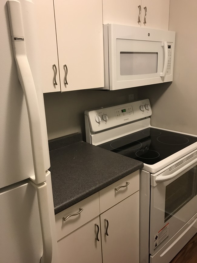 Building Photo - 34 Padanaram Rd