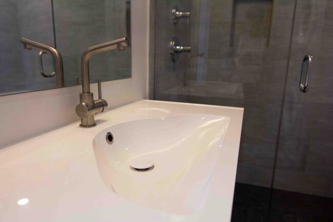 Building Photo - 38 Williams St