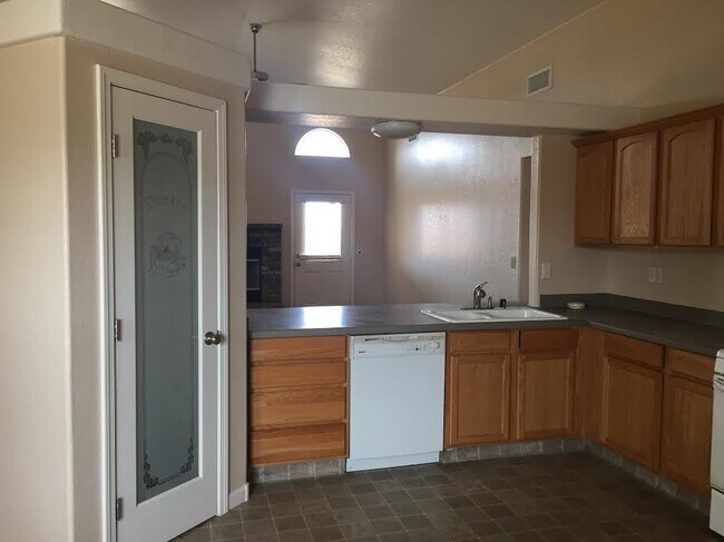 Foto del edificio - Close to High School... Coming Soon!!