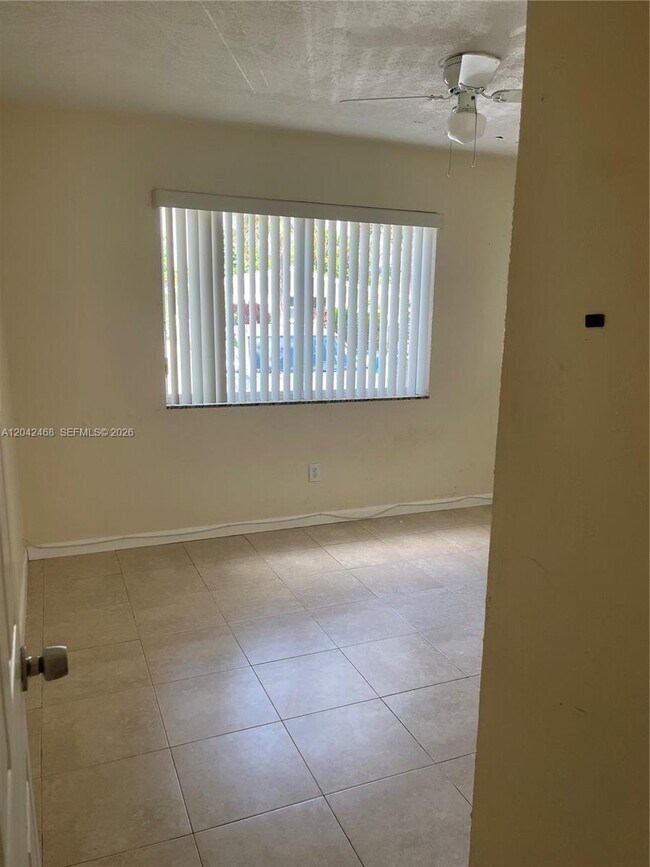Foto del edificio - 16041 NE 18th Pl