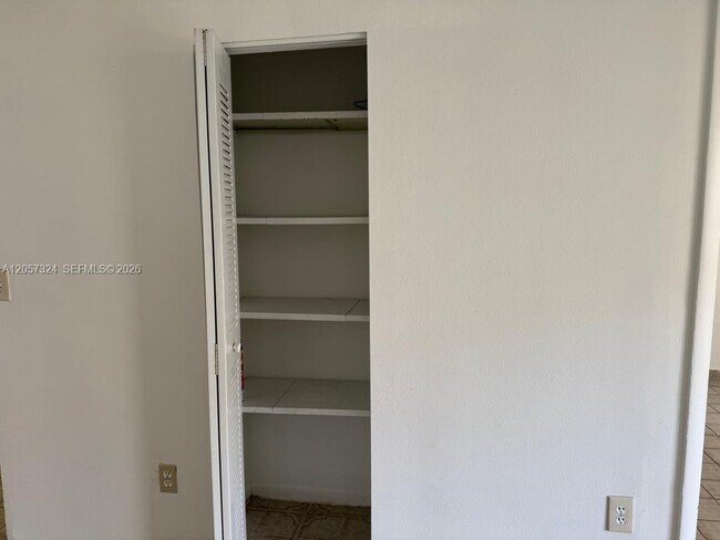 Foto del edificio - 4725 NW 7th St