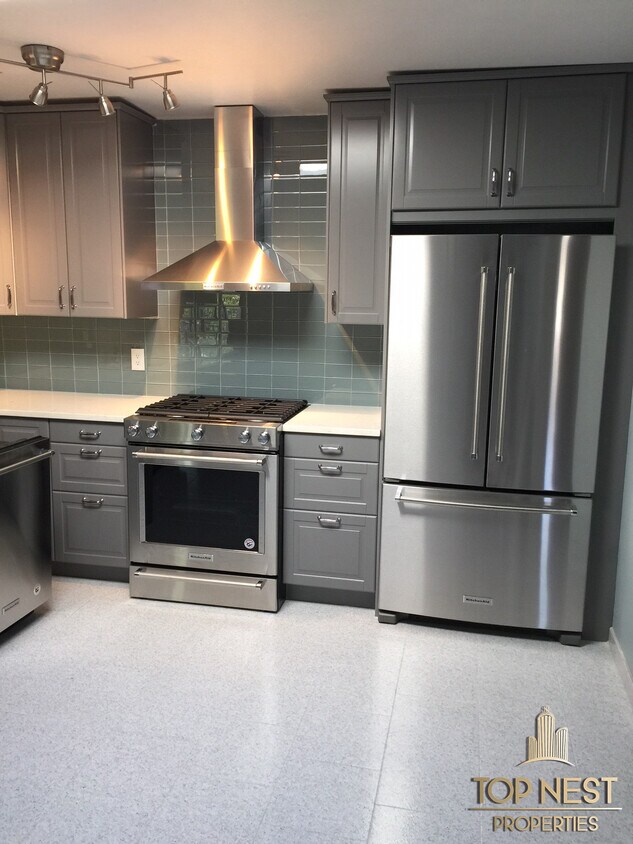 Foto principal - 155 Bay 20th St