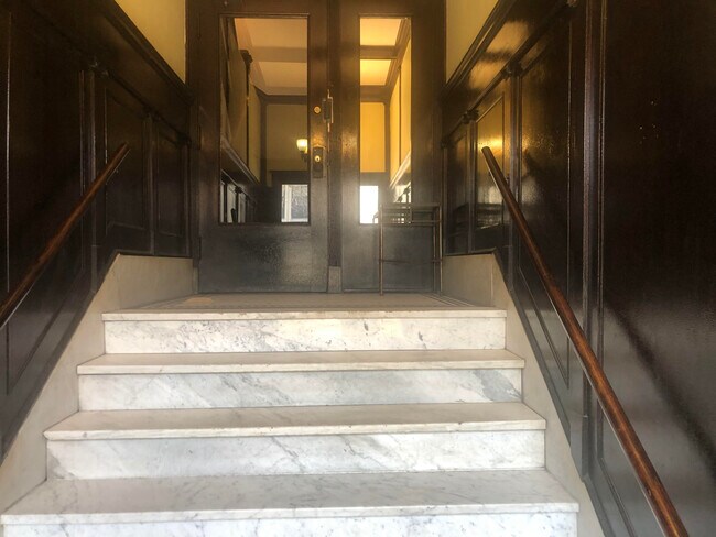 Foto del edificio - 5046 S Blackstone Ave