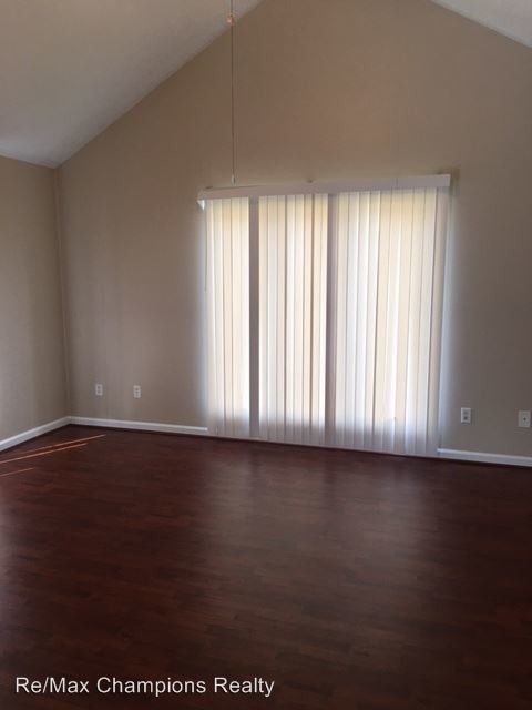 Building Photo - 6185 Trestlewood Dr