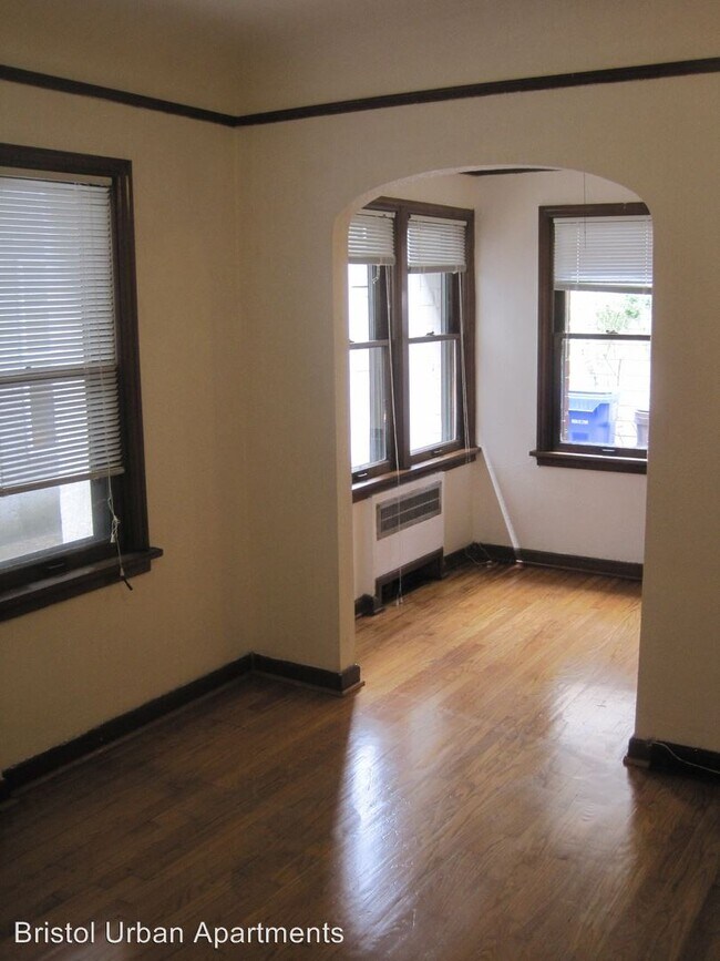 Building Photo - 911 SE 60th Ave