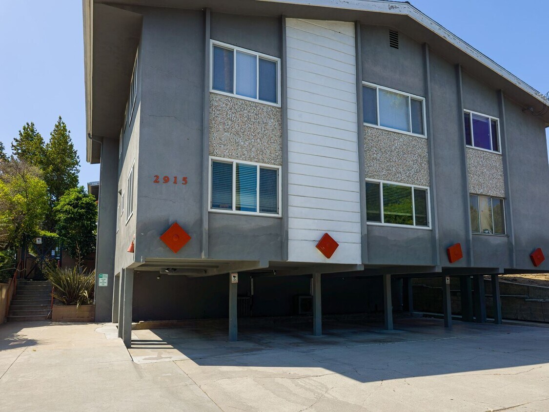 Foto principal - 2BD/1BA In LA's most Vibrant and Eclectic ...