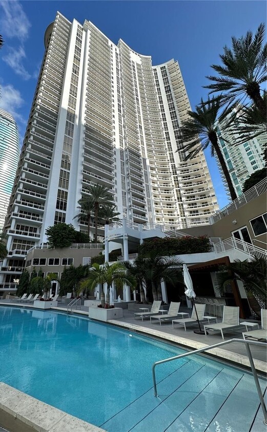 Foto principal - 901 Brickell Key Blvd