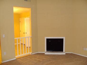 Building Photo - 2228 Woodridge Ln