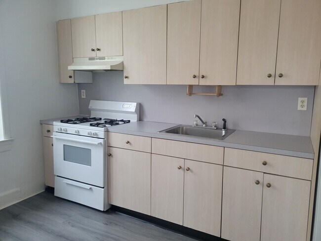 Kitchen - 1241 67th St