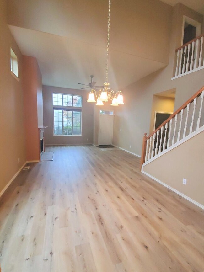 Foto del edificio - Great Home in Sherwood! Primary Suite on M...