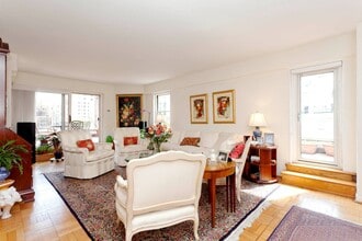 Building Photo - 100 W 57th St