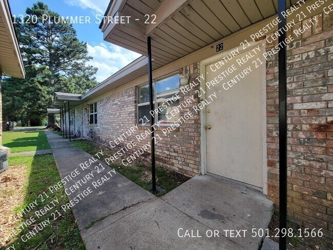 Building Photo - 1320 Plummer Street Apt 22