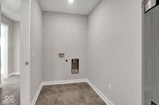 Foto del edificio - 7489 Marin Pkwy