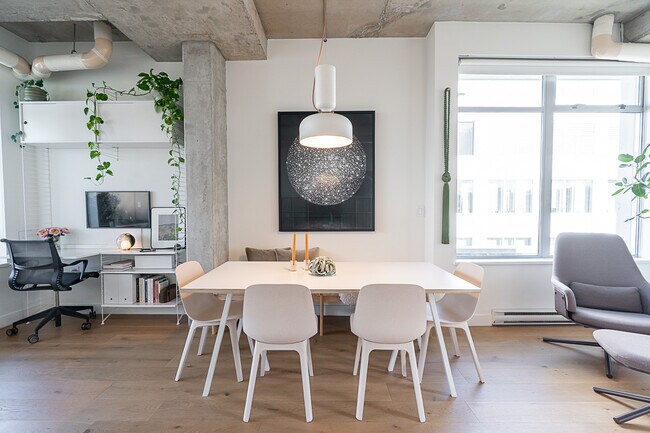 Photo du bâtiment - 495 W 6th Ave