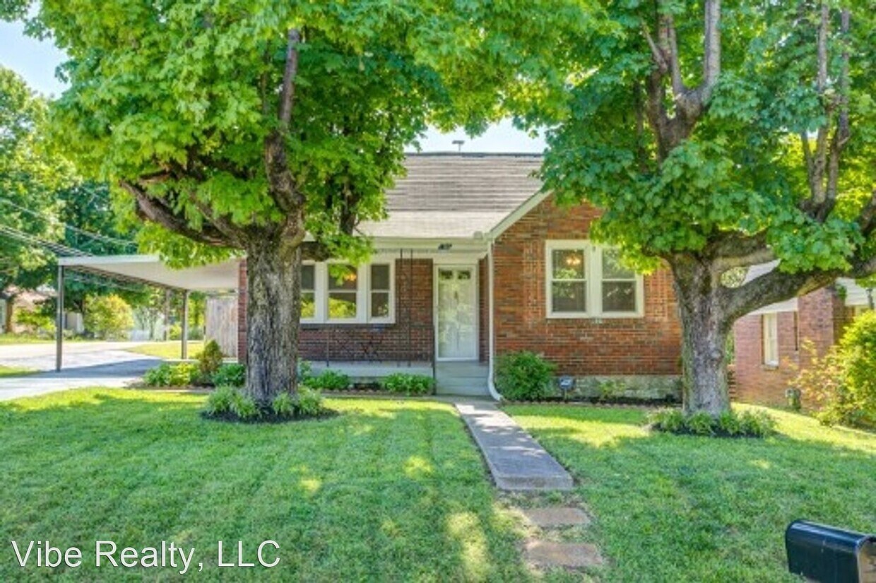 Foto principal - 3 br, 2 bath House - 1700 Stewart Place