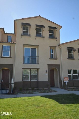 Foto del edificio - 5057 Robles St
