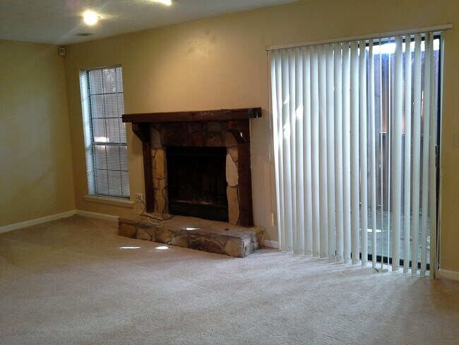 Photo - AWESOME STONE MOUNTAIN TOWNHOME LIVING AT ...