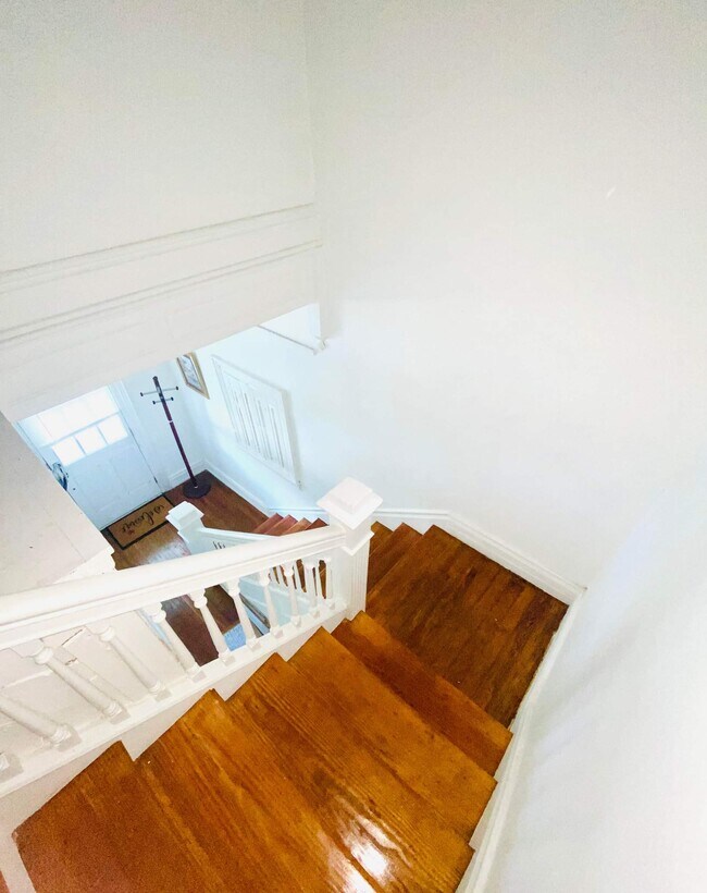 Entry way/Stairwell - 2234 Central Ave