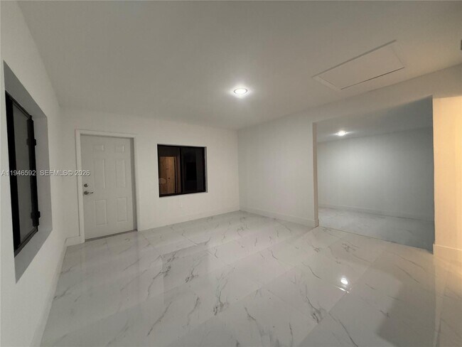 Foto del edificio - 450 Beacom Blvd