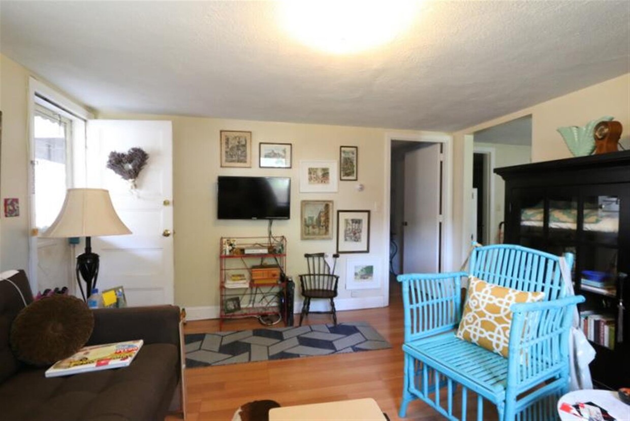 Primary Photo - 126 Pine St