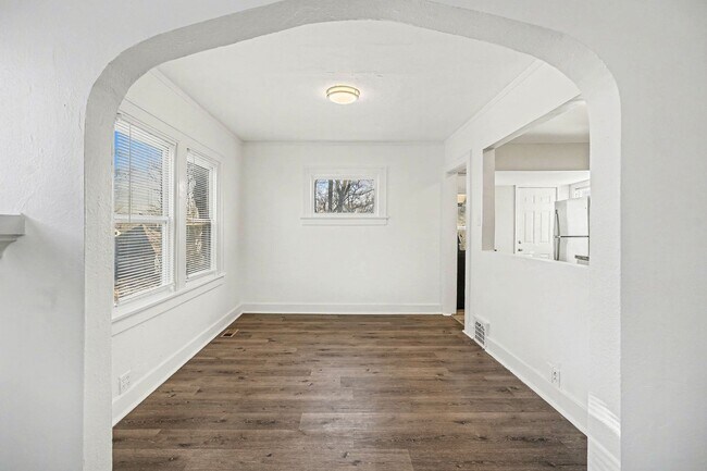 Foto del edificio - Beautiful 2 Bedroom 1 Bathroom Home in Kansas City!