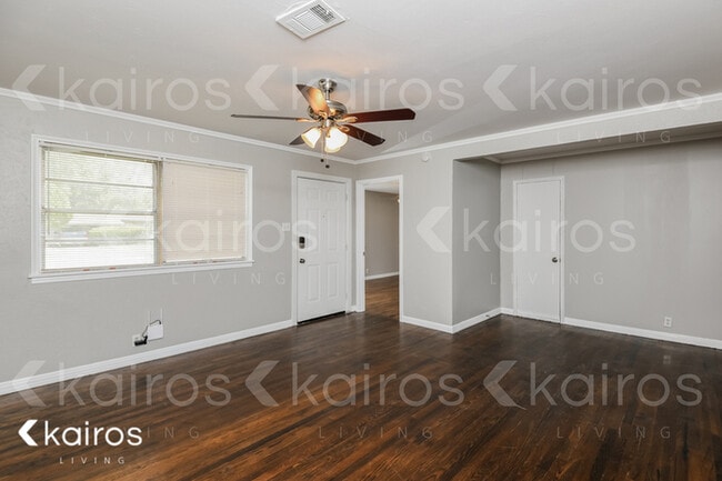 Building Photo - 2106 Skylark Dr