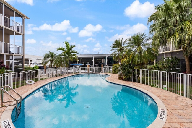 Building Photo - 1510 SE 15th St