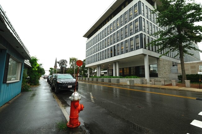 Foto del edificio - 56 Pleasant St