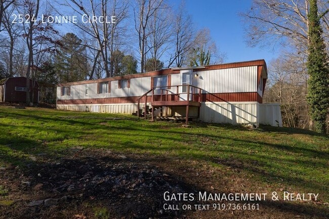 Building Photo - Single Wide Mobile Home on Large Lot in Hi...