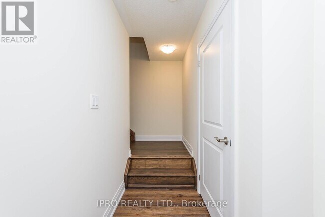 Photo du bâtiment - 2538 Littlefield Cres