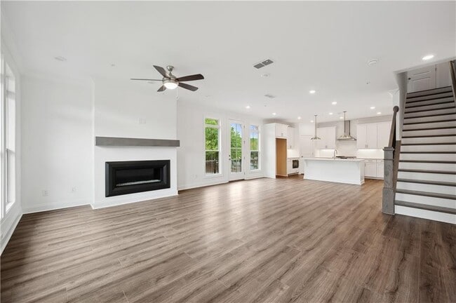 Building Photo - 124 Downing Dr