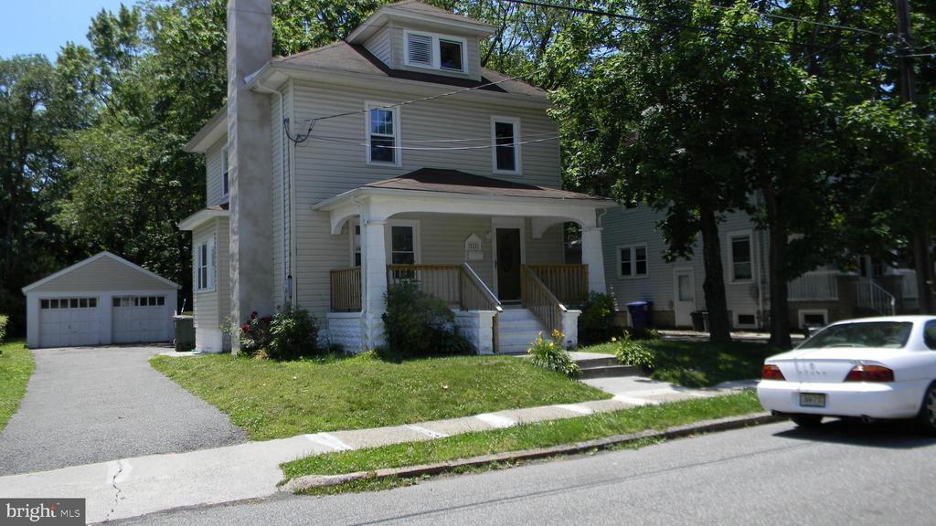 Primary Photo - 221 Laurel Ave