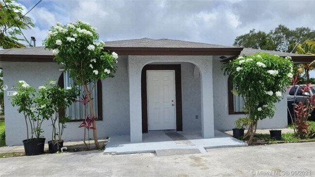 Building Photo - 21590 SW 119th Ave