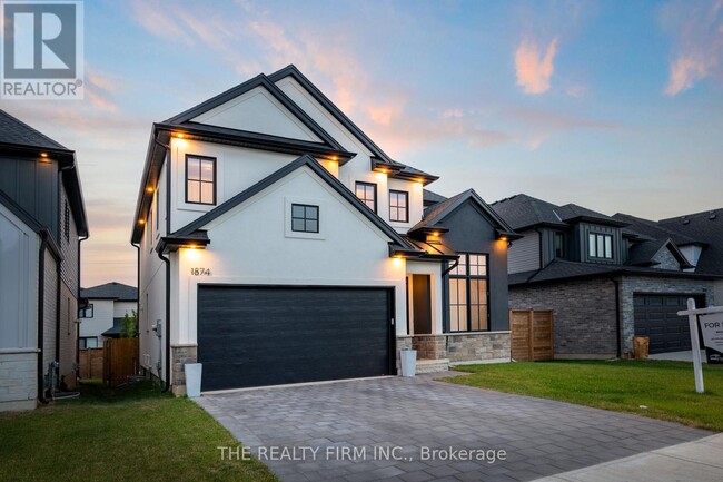 Building Photo - 1874 Fountain Grass Dr