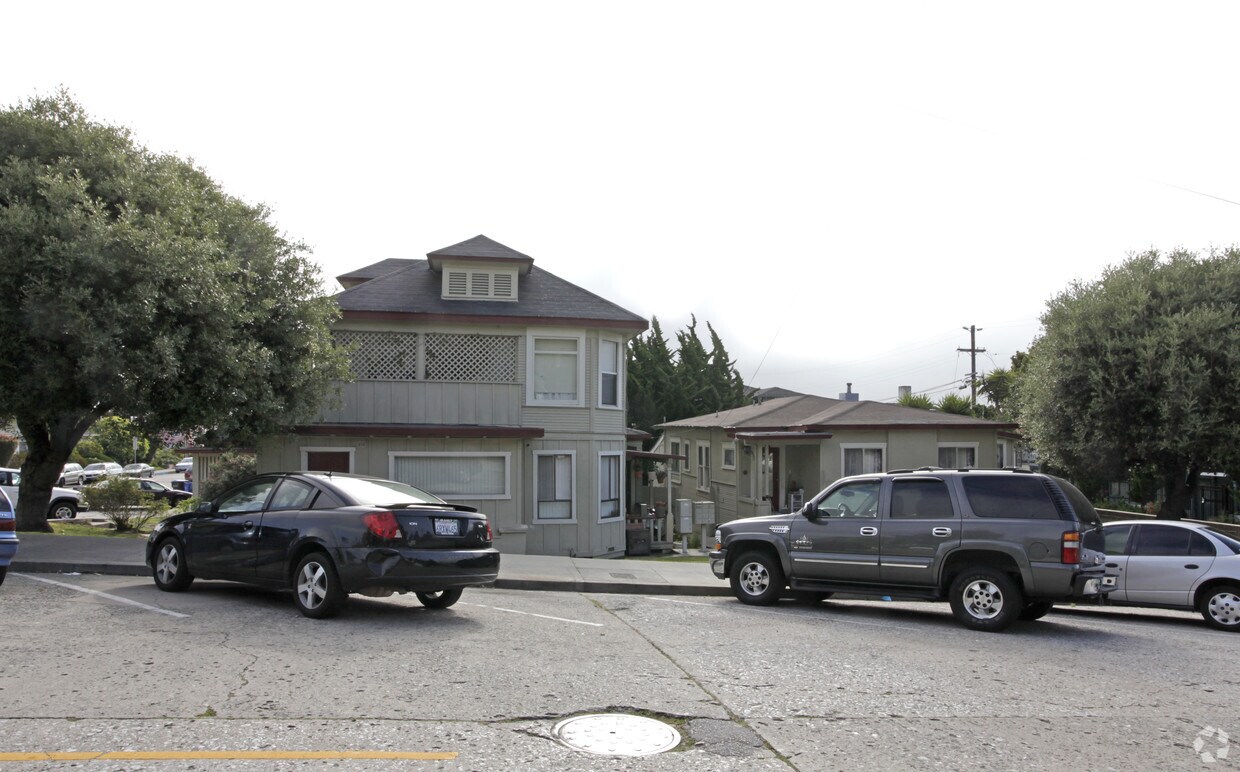 Building Photo - 316-318 Cliff St