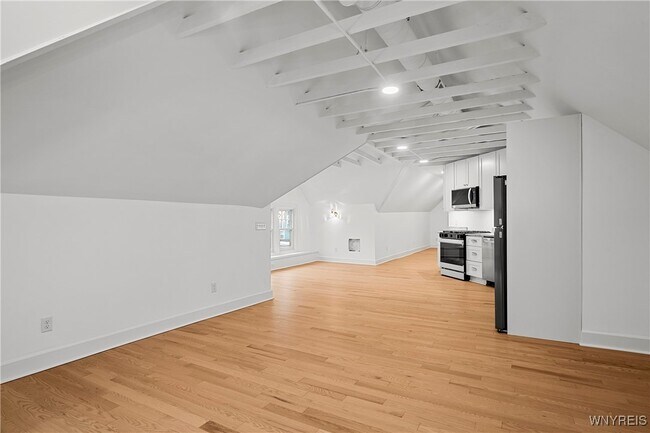 Foto del edificio - 681 Lafayette Ave