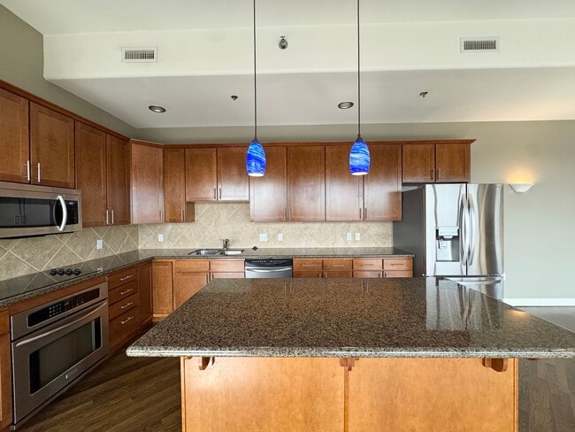 Building Photo - 600 Admiral Blvd