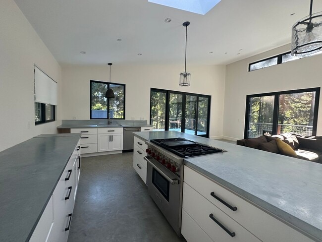 Building Photo - Beautiful Custom Build in Aptos