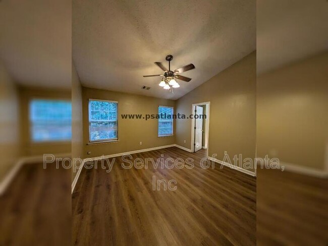 Foto del edificio - 518 Arbor Ridge Dr